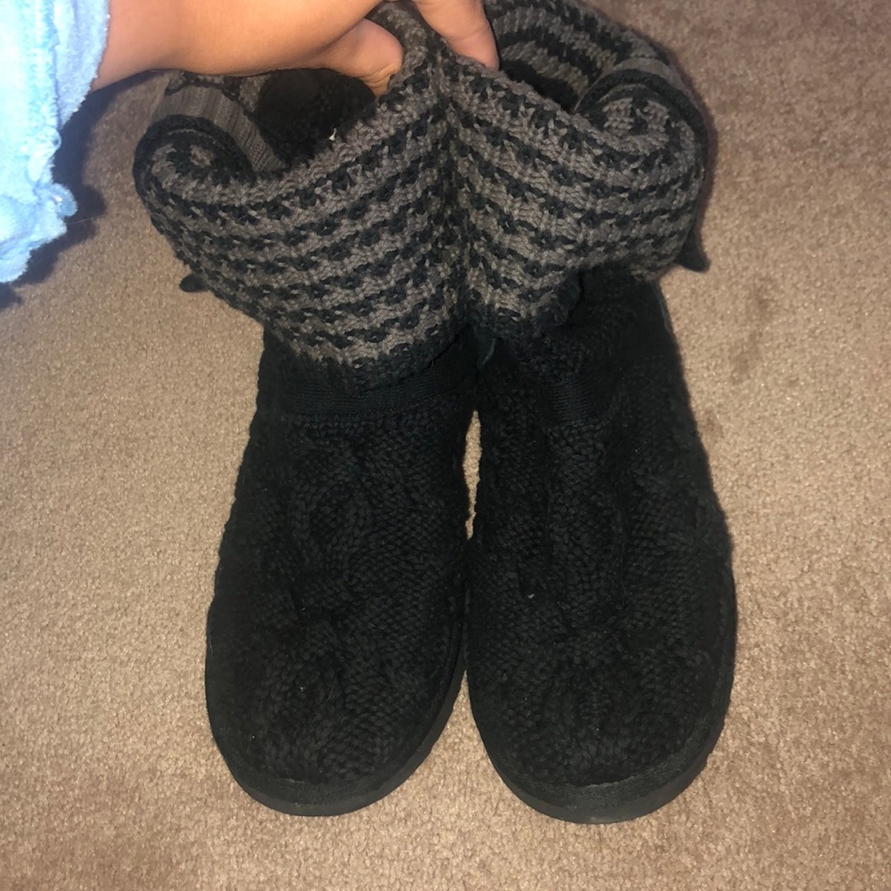 Slouchy knit Uggs - Picture 2 of 3